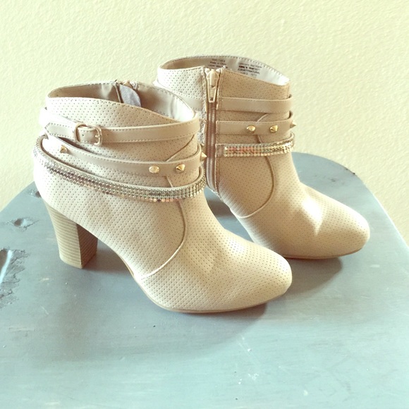 Jennifer Looez booties
