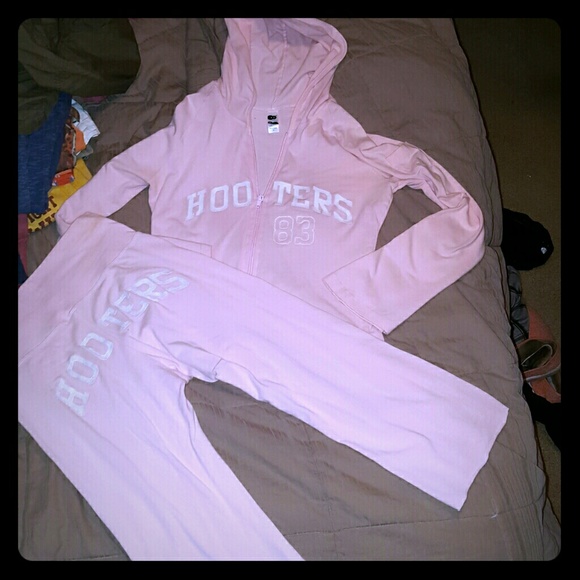 Woman's size small Hooters outfit!