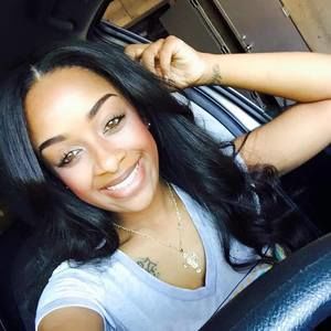 Meet your Posher, Monique