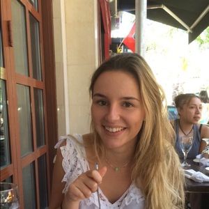 Meet your Posher, Aya