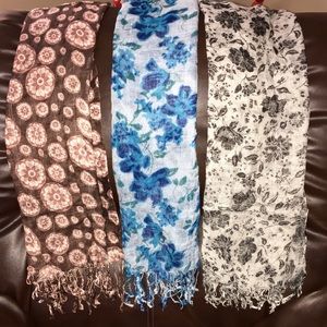 3 printed scarves