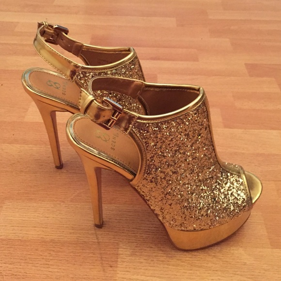 Scene Gold Sequin Shoes - Picture 2 of 4