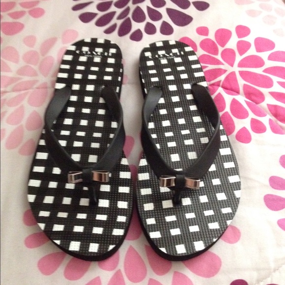 Coach flip flops