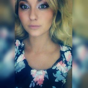 Meet your Posher, Abbigail