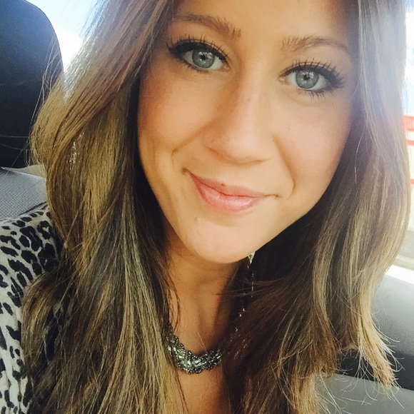 Meet your Posher, Kristen - Picture 1 of 1