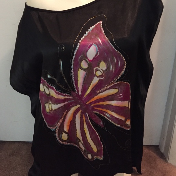 Short sleeve butterfly print top - Picture 2 of 4