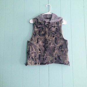 Camo hooded vest