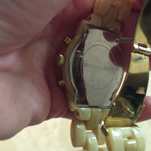 ❌❌SOLD❌❌Authentic Beautiful Michael Kors Watch - Picture 3 of 4