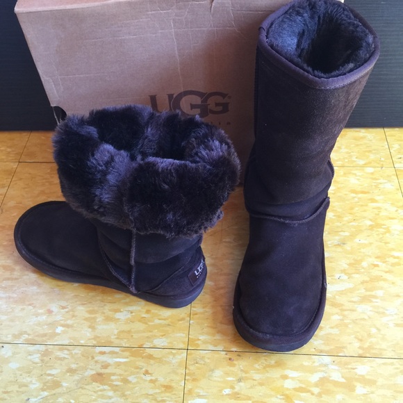 UGG Australia Classic Tall Chocolate 8W - Picture 2 of 4