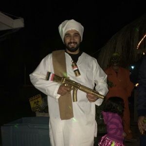 Meet your Posher, Luis