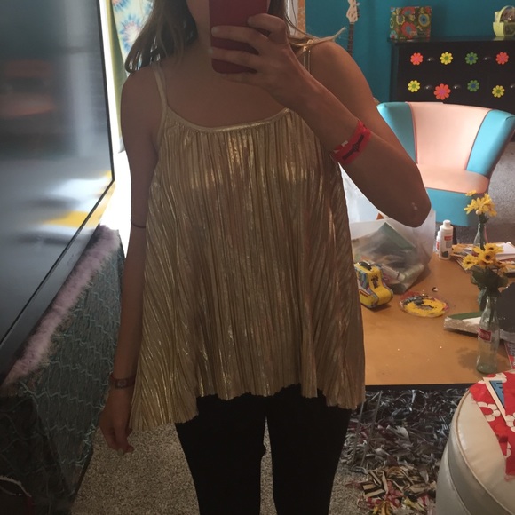 H&M metallic gold tank - Picture 2 of 2