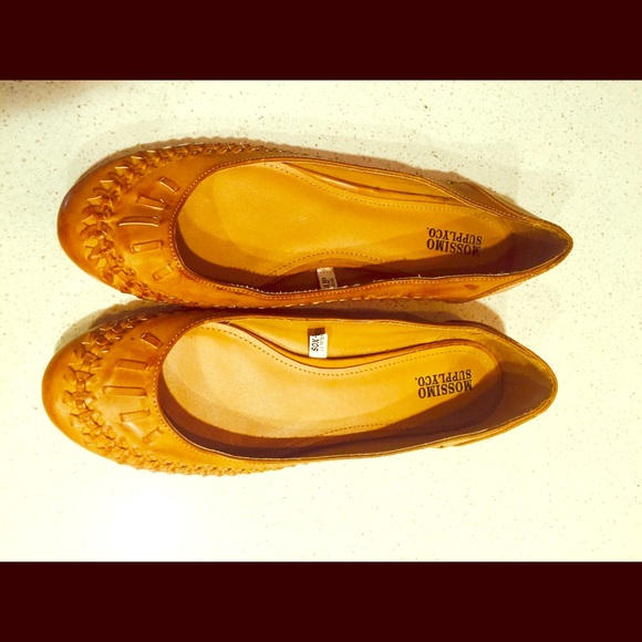Tan slip on"s - Picture 1 of 3