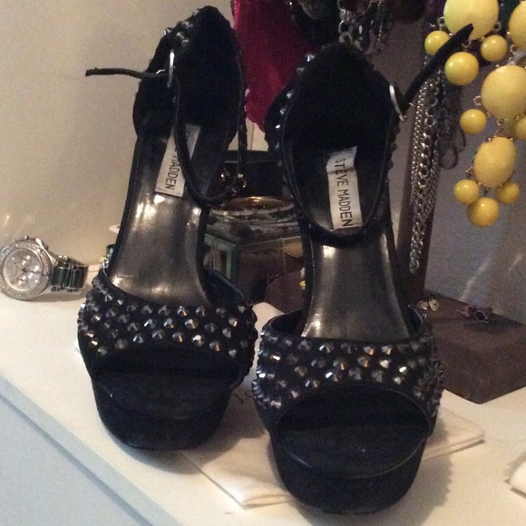 Steve Madden black with black rhinestones