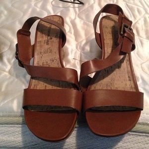 Strapped  wedge heel