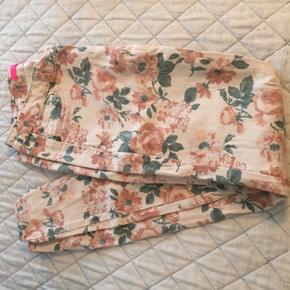 floral print jeans . 🌸