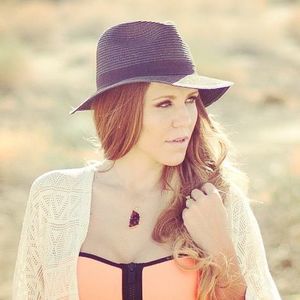 Meet your Posher, Terrahjade