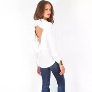 BOULEE IVORY JAMIE TOP. Size 2. Gold Buttons🔆