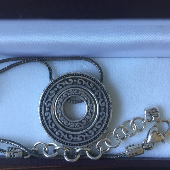 Brighten necklace