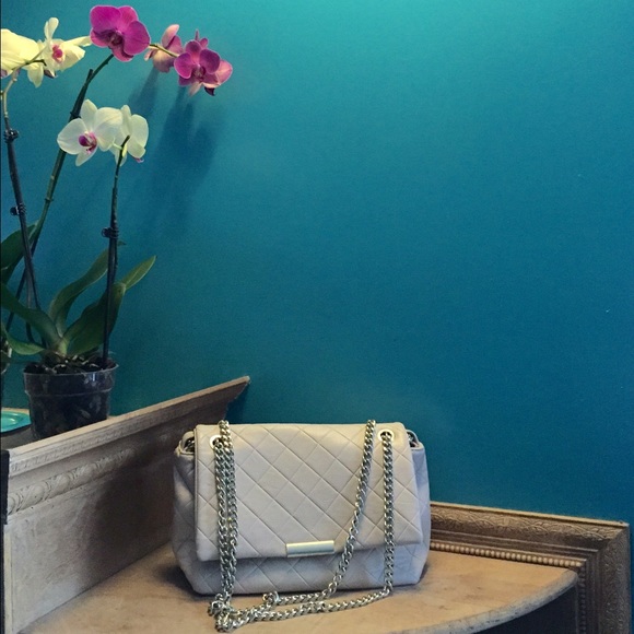 F21 beige quilted chain bag