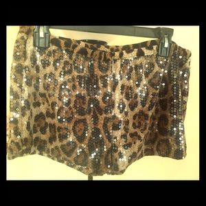 Sequined leopard shorts XL