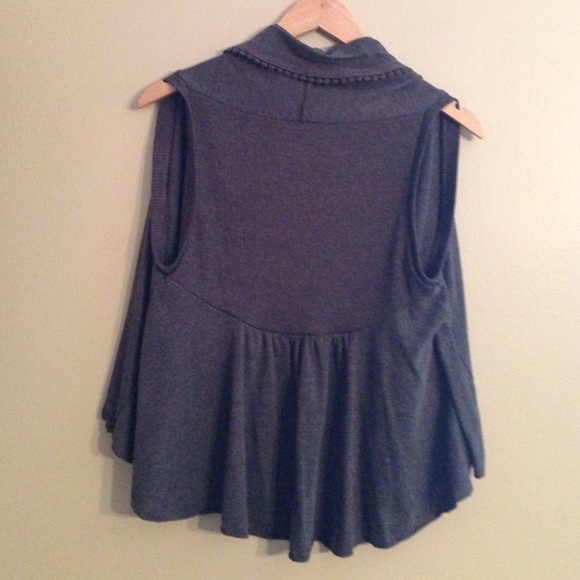 Grey Draped Vest - Picture 3 of 3