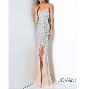 Long sleeveless prom or pageant gown