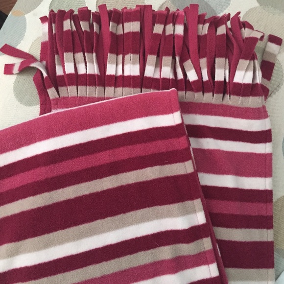 Striped fleece scarf