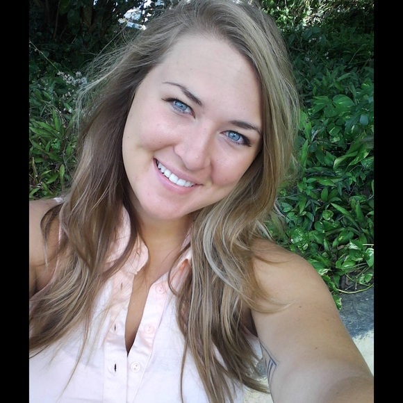 Meet your Posher, Leslie - Picture 3 of 4