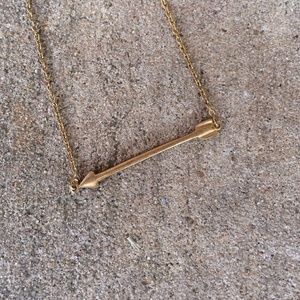 Arrow necklace💘