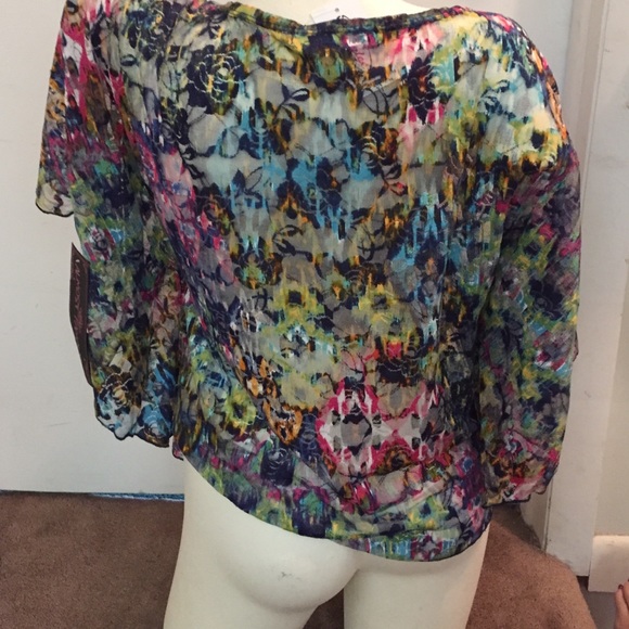 Multi colored lace top - Picture 2 of 4