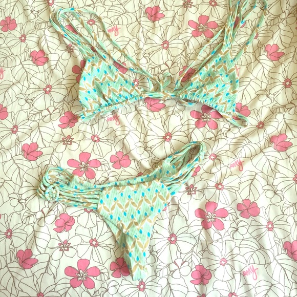 Frankie's bikini