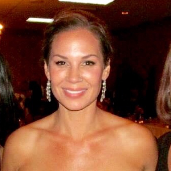 Meet your Posher, Audra - Picture 2 of 2