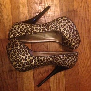 High heels cheetah print