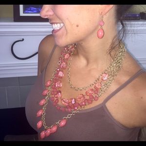 ❤️MAKE ME AN OFFER❤️ Necklace and earrings