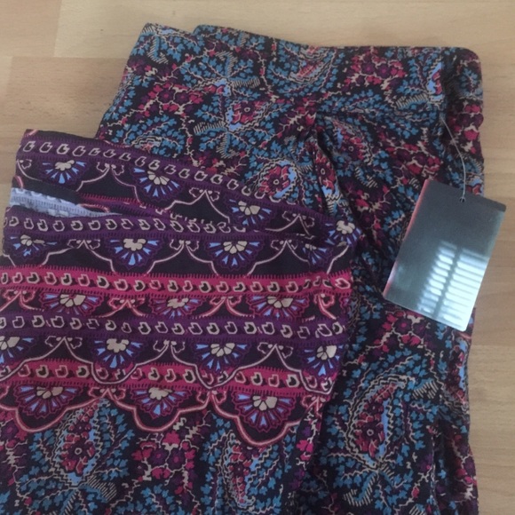 Urban Outfitters Boho Chic Printed Wide Leg Pants - Picture 2 of 4