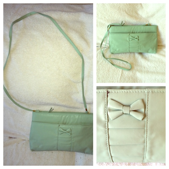 👜Lime Green Crossbody w/ detachable strap