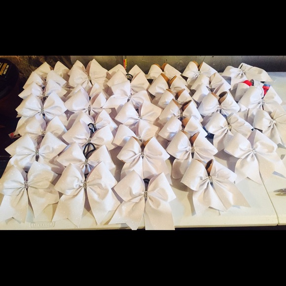 Cheer bows