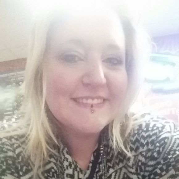 Meet your Posher, Cassandra - Picture 1 of 1