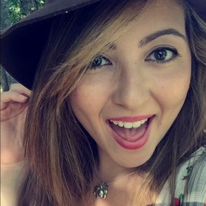 Meet your Posher, Tabatha