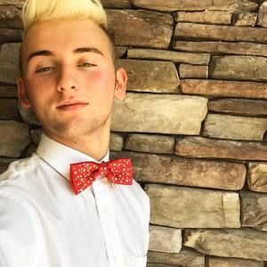 Meet your Posher, Nicholas