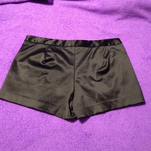 Theory Short - Picture 2 of 3