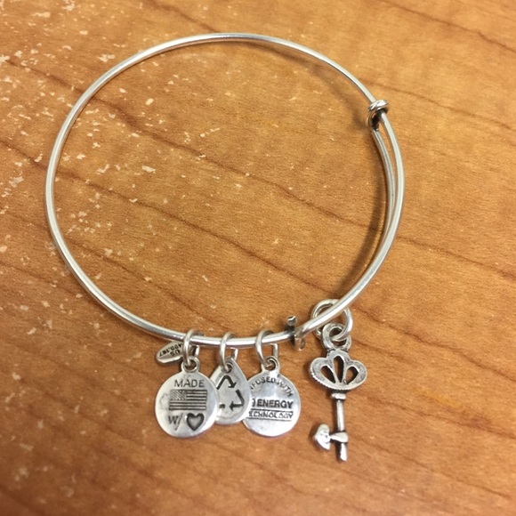 Key Alex and Ani