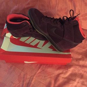 Wmns dunk hi essential