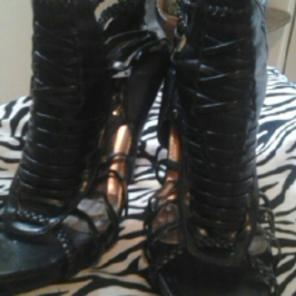 BLACK PUMPS - Picture 3 of 3