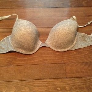 32D Bra PINK Victorias Secret