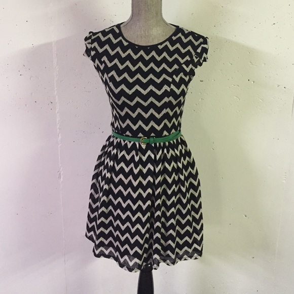 Black and White Geo Striped Dress - Picture 2 of 4