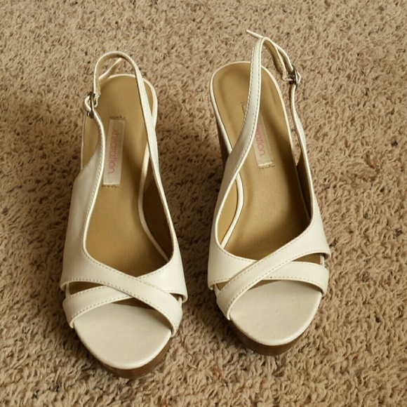White wedge sandals - Picture 2 of 4