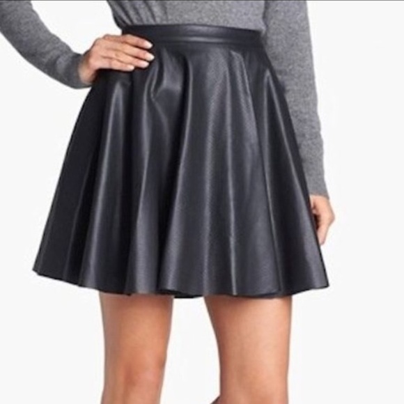 NWT Vince Camuto 6P leather circle skirt - Picture 3 of 4