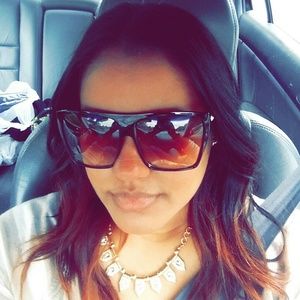 Meet your Posher, Hilany