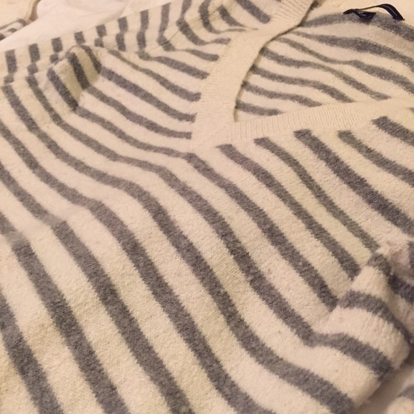 Gap Striped Sweater - Picture 3 of 3